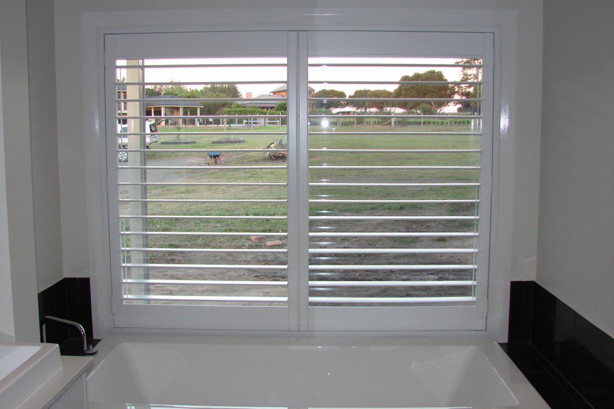 custom made shutters for a raised bath window - DSC05531