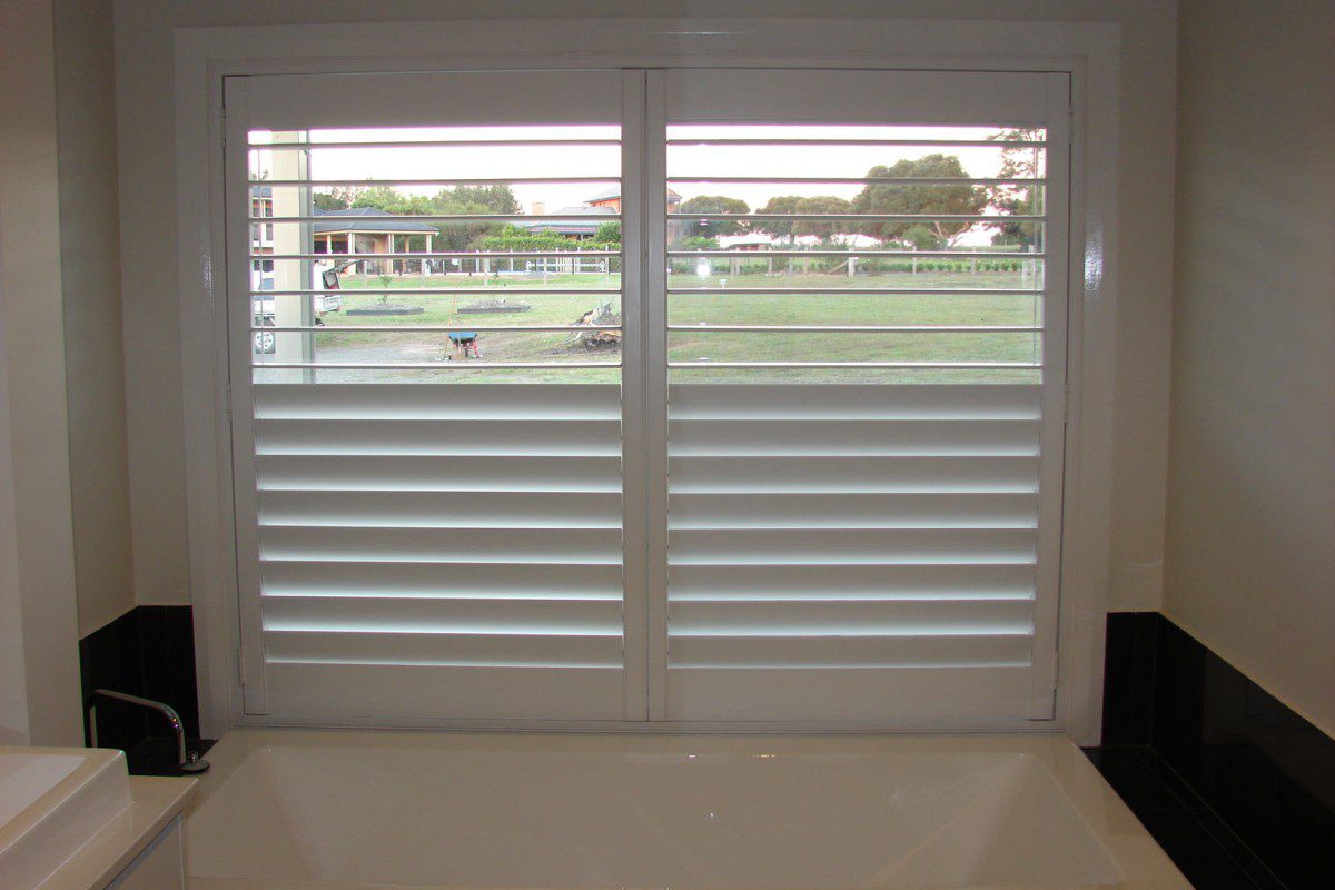 custom made shutters for a raised bath window - DSC05532