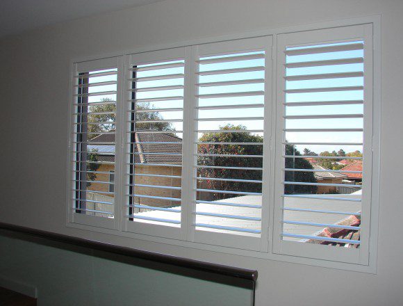 plantation shutters - DSC06032