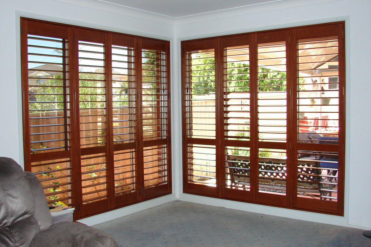 plantation timber shutters - DSC04304