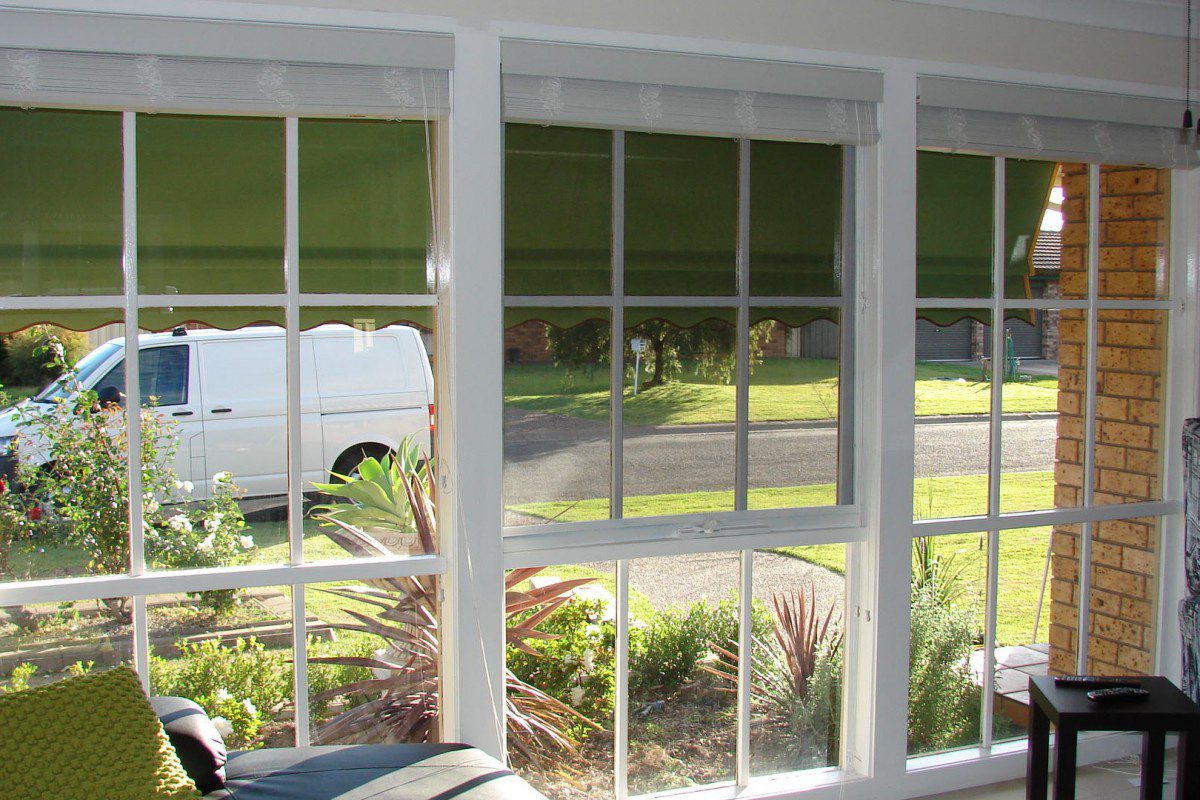 venetian blinds for three front house windows - DSC05792
