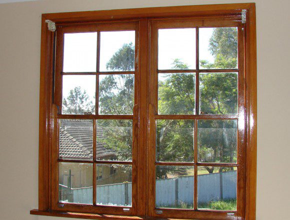 venetian blinds on a timber frame window - DSC05829