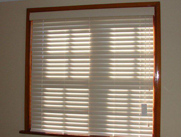 venetian blinds on a timber frame window - DSC05831